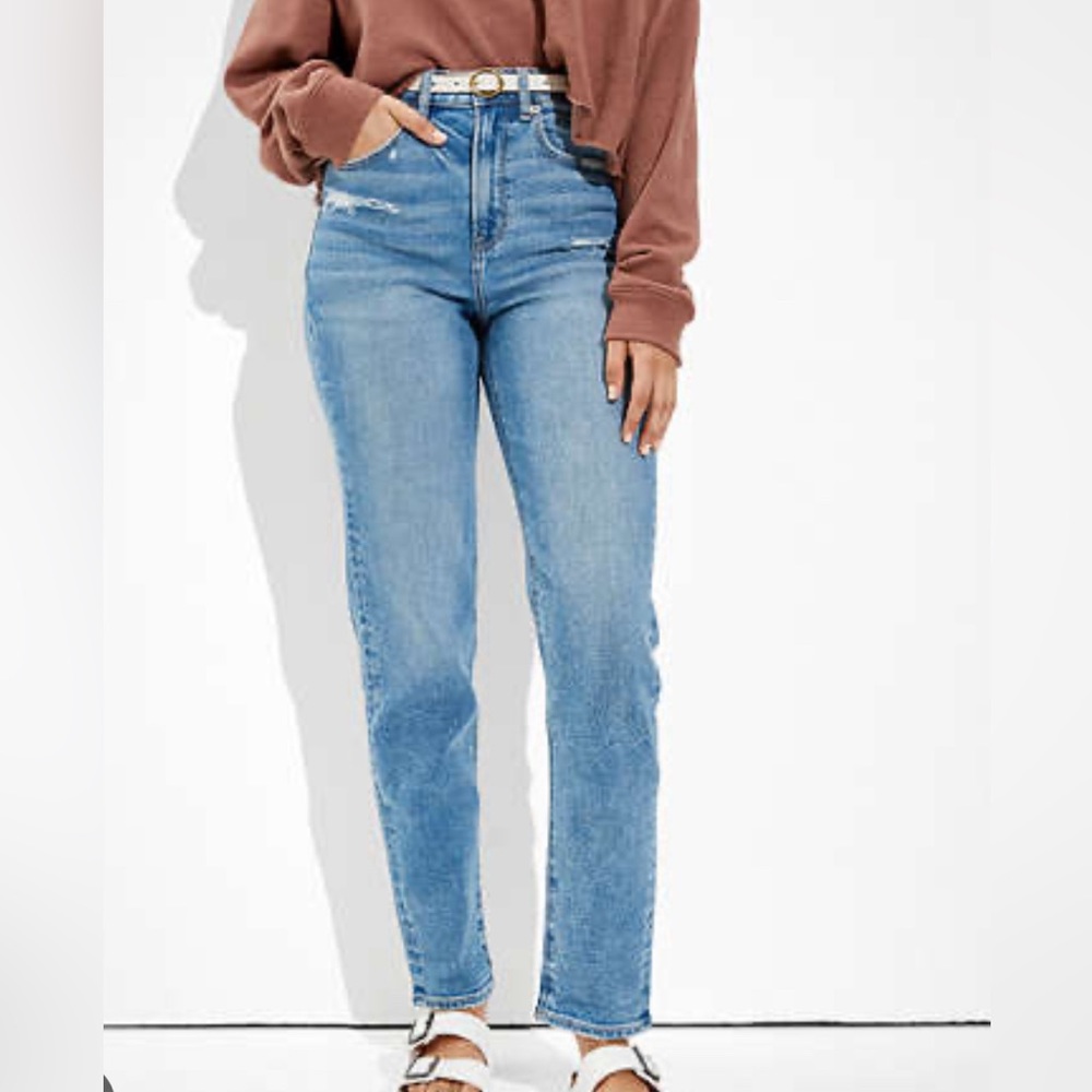American Eagle Mom Straight Jeans